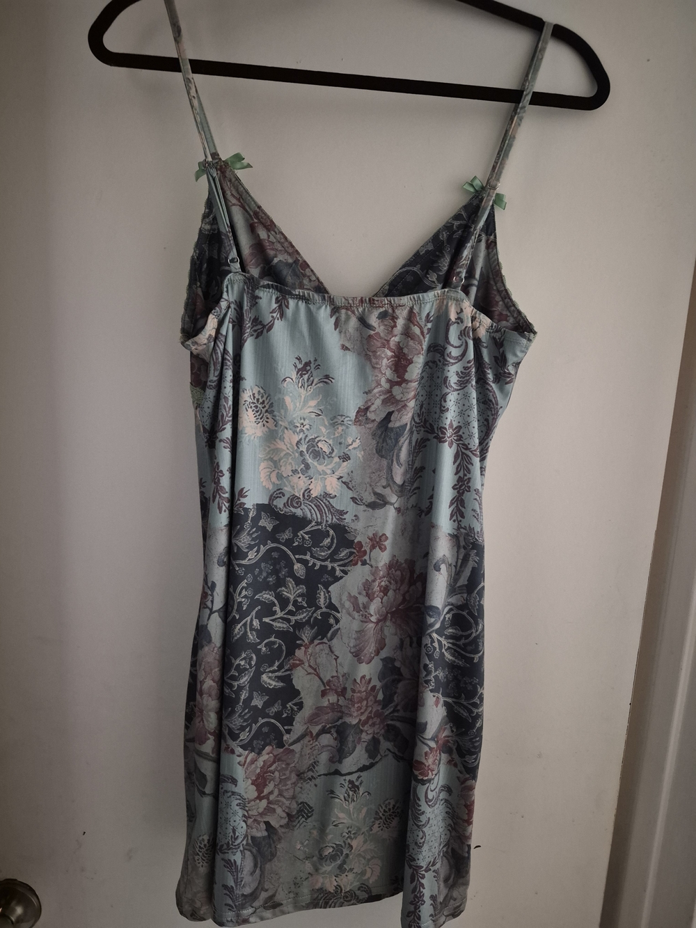 Floral Lace-Trim Chemise Nightgown in Mint - Picture 2 of 2
